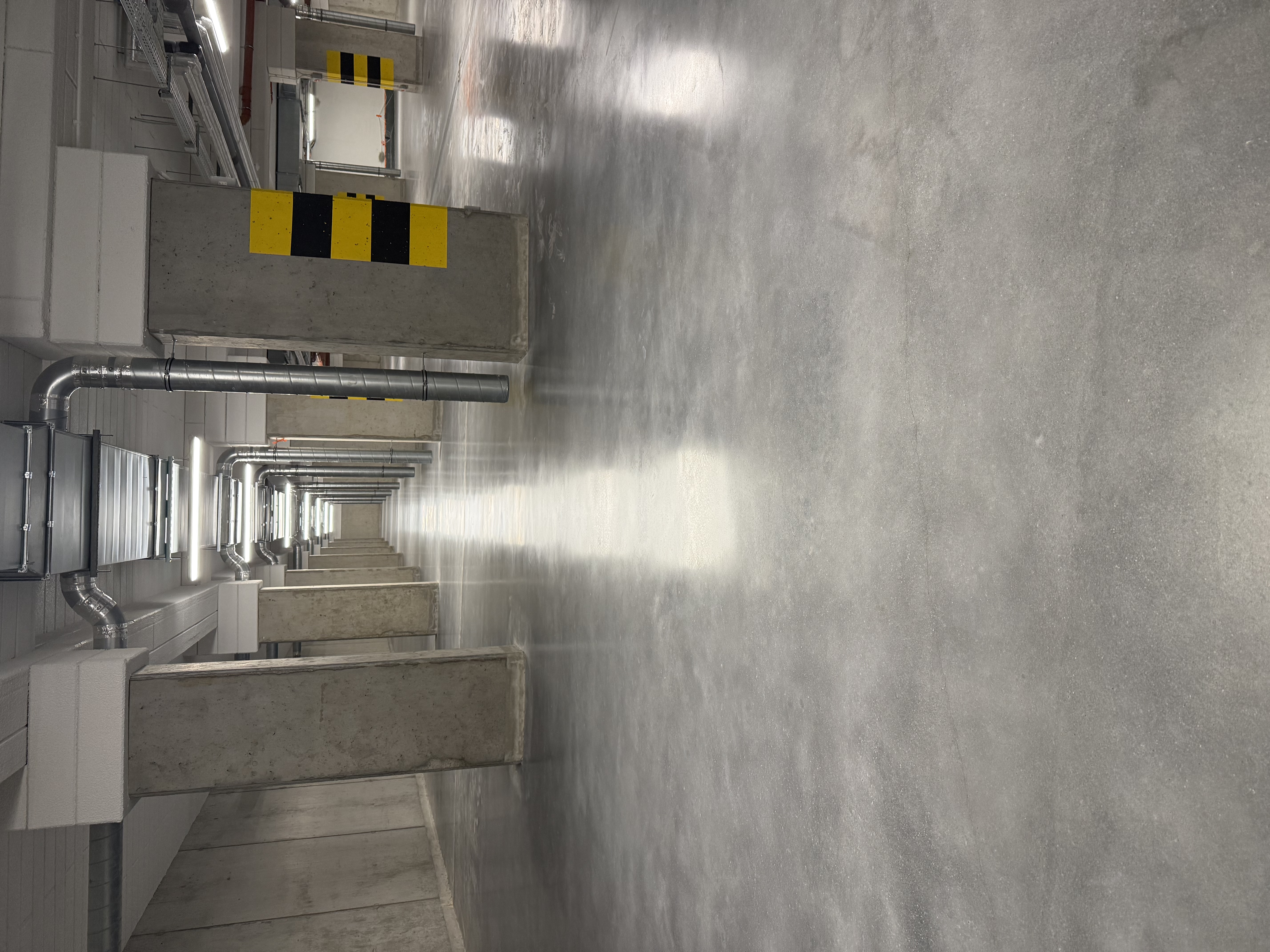 poloerowanie posadzki w garażu podziemnym